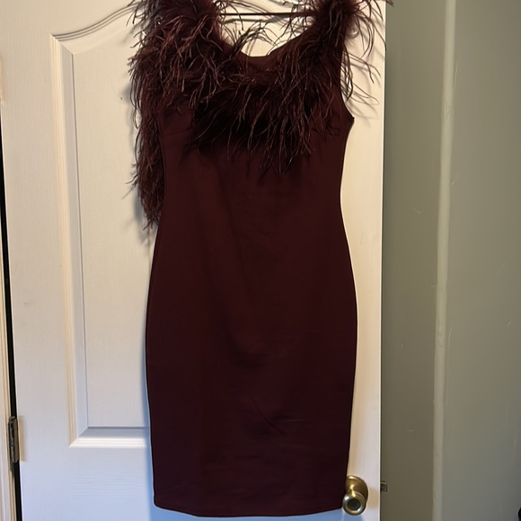 Party dress. Evening dress with feathers. - Picture 2 of 4